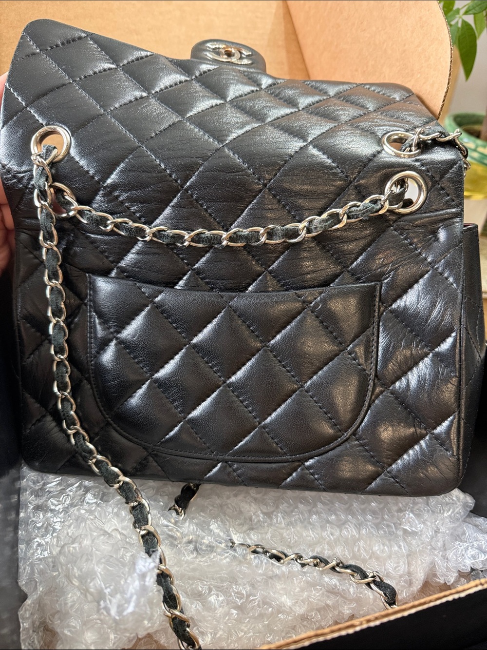 GWP CHANEl Black Quilted Shoulder Bag with Silver Hardware - Picture 9 of 17